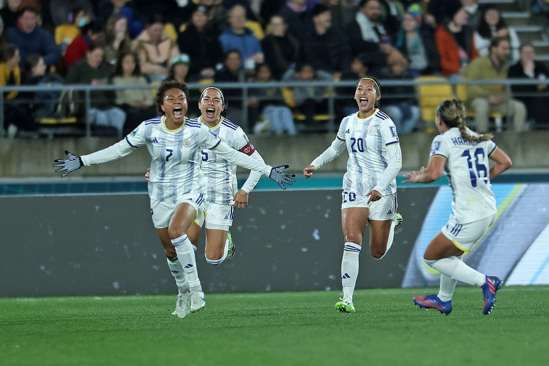 sarina bolden celebrated with her teammates after scoring the philippines' first goal in the 2023 fifa women's world cup