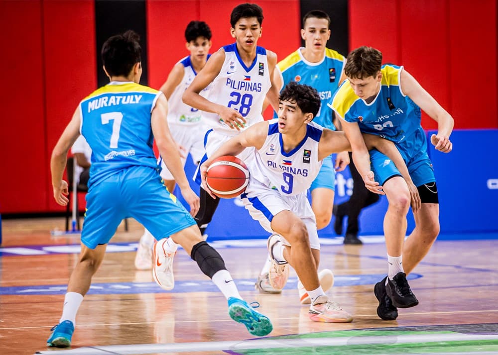 Kieffer Alas against the defense of kazakhstan