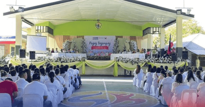 The Department of Social Welfare and Development (DSWD) holds a Pantawid Pamilyang Pilipino Program (4Ps) graduation and exit ceremony in this undated photo.